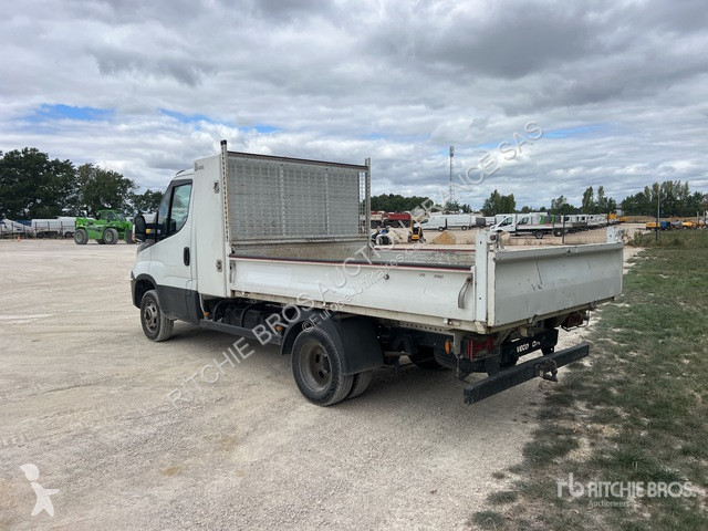 Véhicule utilitaire Iveco 35-120