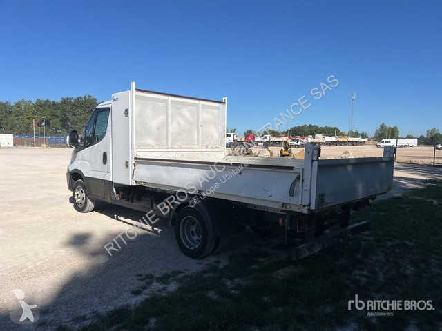 Véhicule utilitaire Iveco 35-120