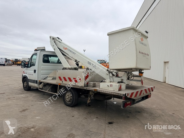 Véhicule utilitaire Iveco  35S13