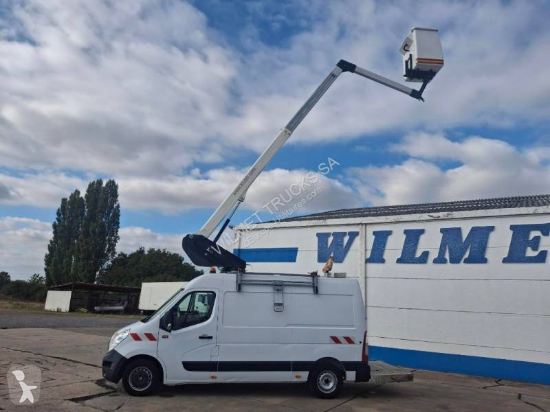 Véhicule utilitaire Renault 2.3 DCI 130