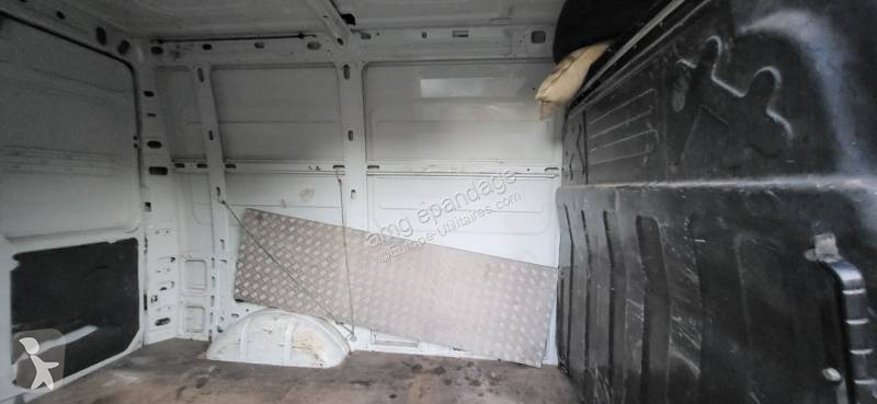Véhicule utilitaire Iveco 35S13 2.3