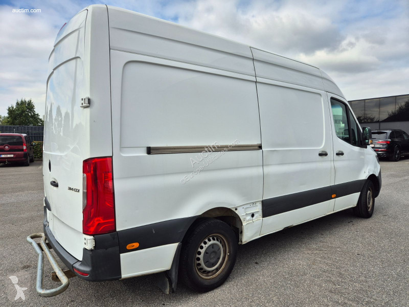 Véhicule utilitaire Mercedes sprinter
