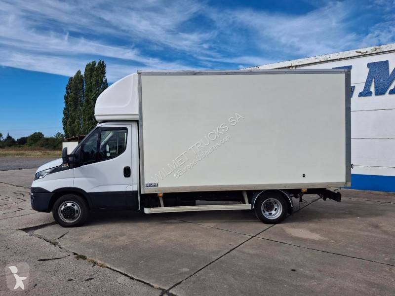 Véhicule utilitaire Iveco 35C14