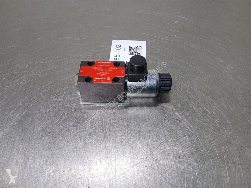 Véhicule utilitaire  KREV03B3024C-30375300-NG6...