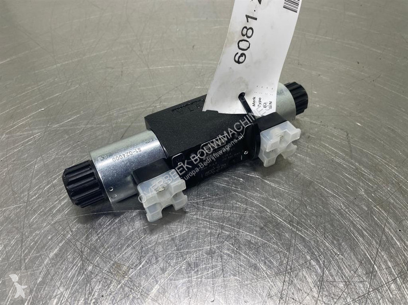 Véhicule utilitaire Parker D1VW001CNJW91 - NG6...