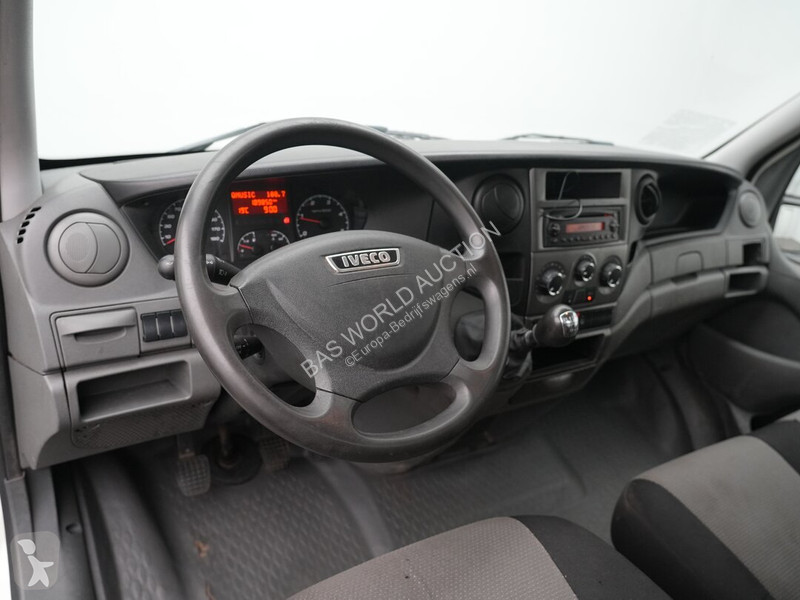 Véhicule utilitaire Iveco 35C13