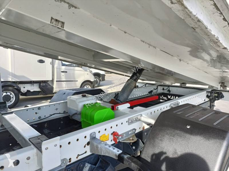 Veicolo commerciale Iveco 35C16 D