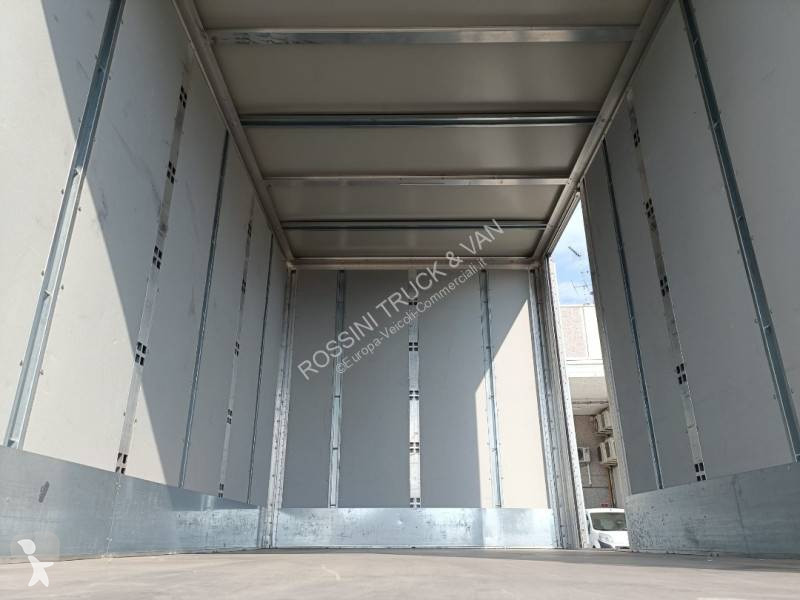 Veicolo commerciale Ford 130
