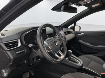 Автомобиль с кузовом «седан» Renault