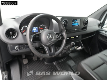 Dostawcza platforma Mercedes
