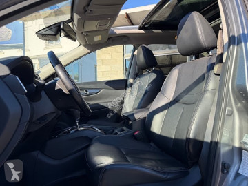 Автомобиль внедорожники 4X4 / SUV Nissan