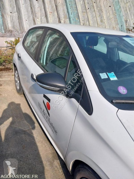 Samochód dostawczy Peugeot 208