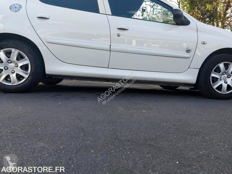 Samochód dostawczy Peugeot 206