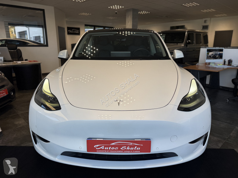 Véhicule utilitaire Tesla MODEL Y / A PARTIR DE...