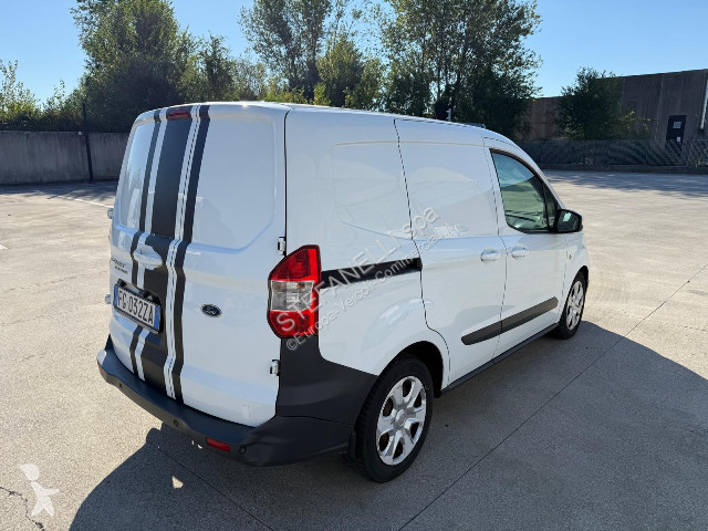 Nyttofordon Ford TRANSIT COURIER