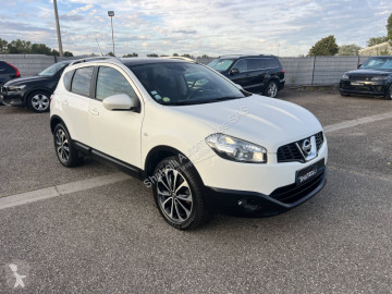 Personenwagen 4x4 / SUV Nissan