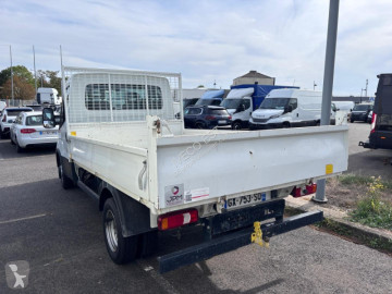 Nyttobil med flak Iveco