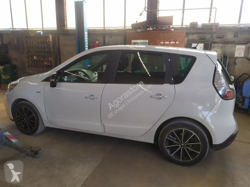 Samochód monospace Renault