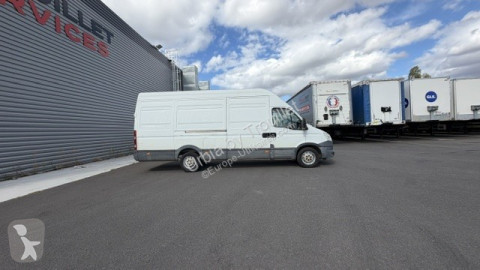 Caja cerrada Iveco