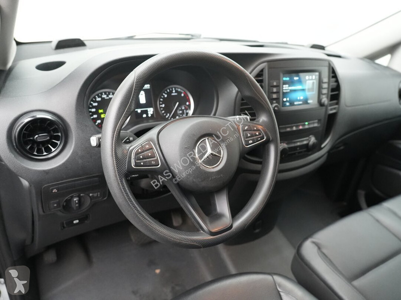 عربة نفعية Mercedes 114