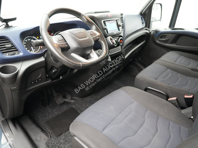 عربة نفعية Iveco 35C18