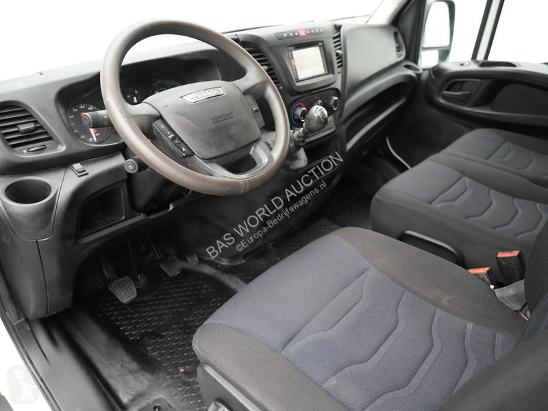 عربة نفعية Iveco 35C18