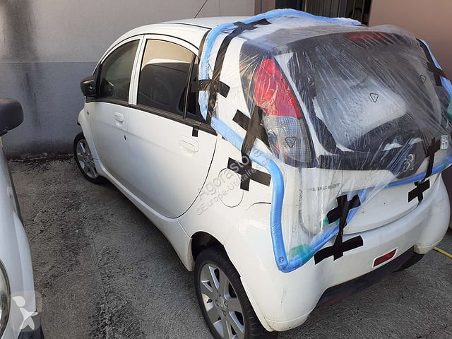 عربة نفعية Peugeot ION