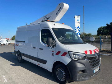 عربة نفعية مع منصة تلسكوبية Renault