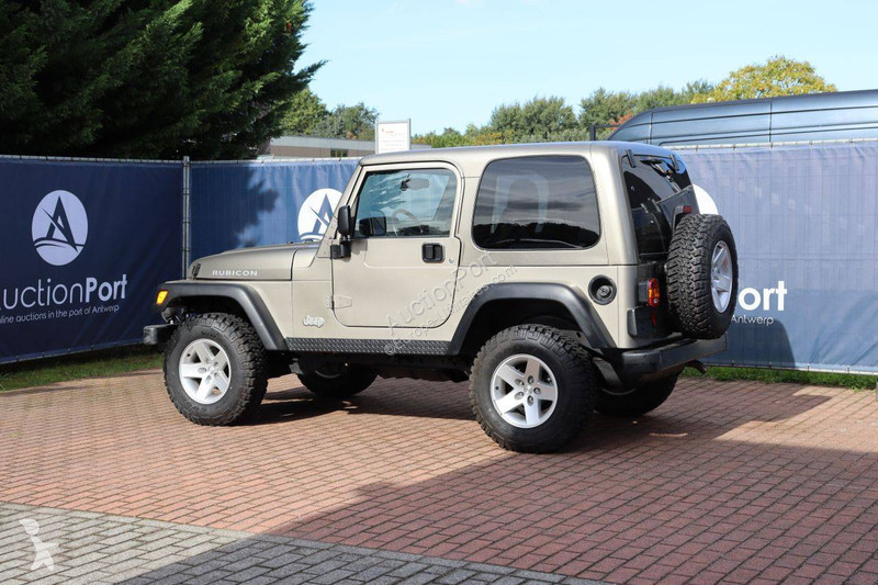 عربة نفعية Jeep