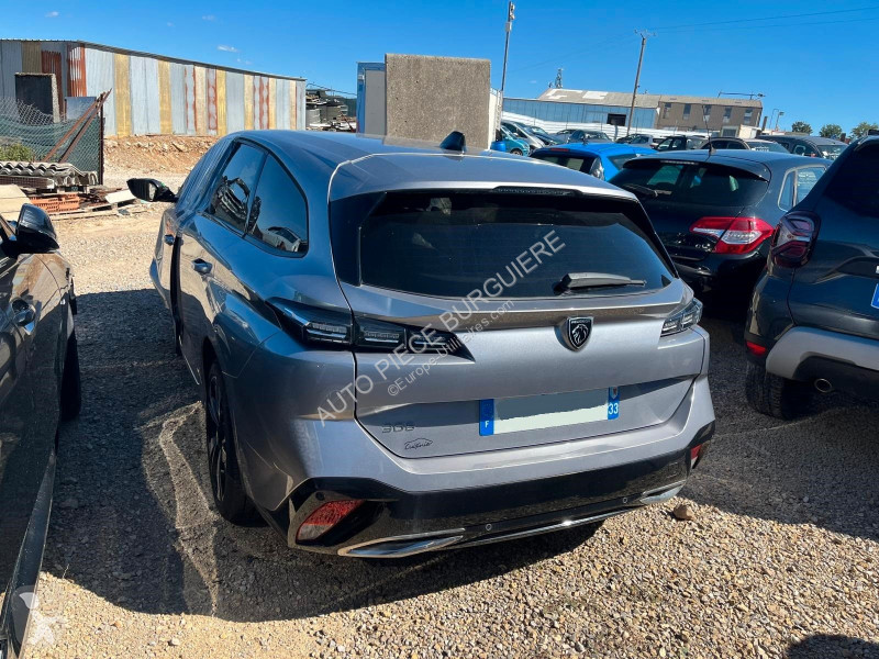 Лекотоварен автомобил Peugeot III SW 1.5...