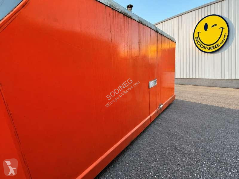 Matériel de chantier JCR  STYLBOX 4500VR SUR BERCE