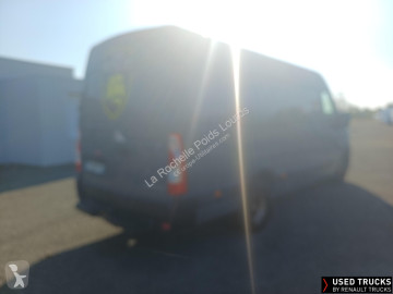 Длинный фургон Renault