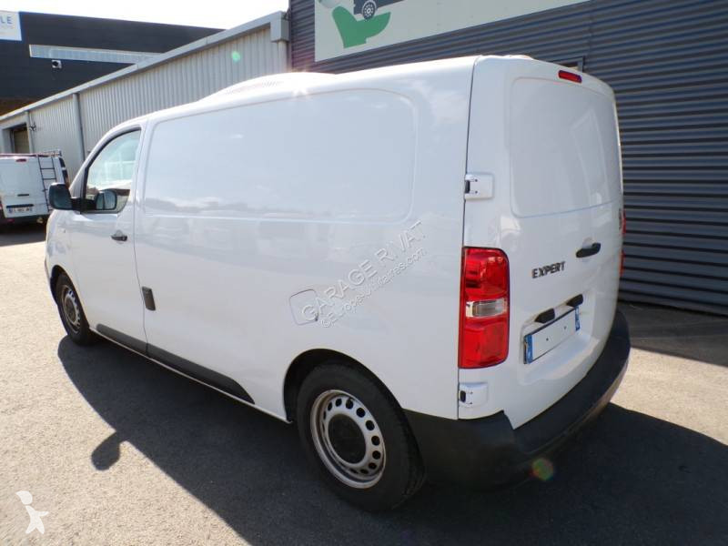 Véhicule utilitaire Peugeot 2.0L bluehdi 145