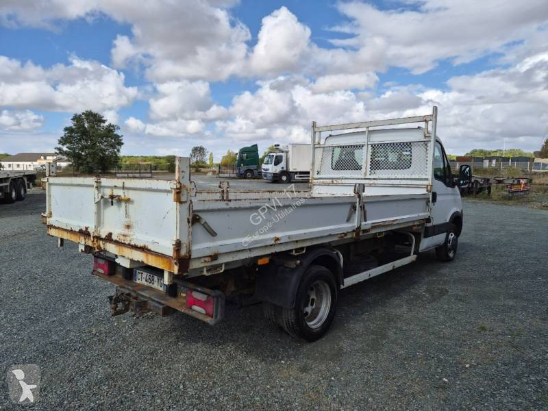 Véhicule utilitaire Iveco 35C12