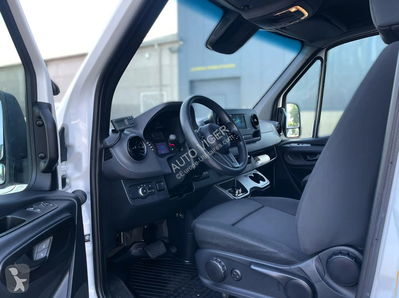 Véhicule utilitaire Mercedes 315...