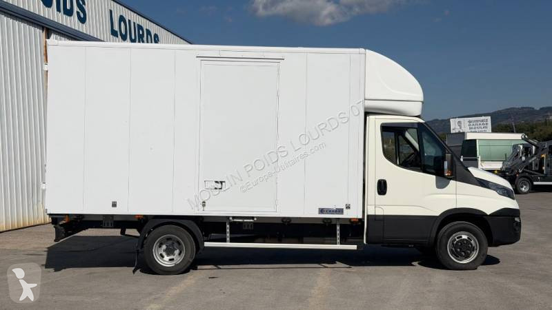 Véhicule utilitaire Iveco 35C15
