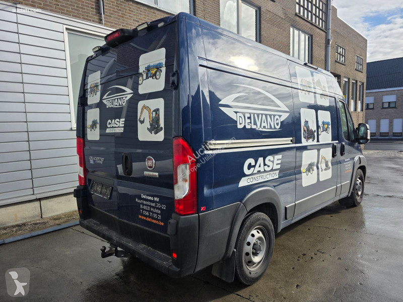 Véhicule utilitaire Fiat ducato