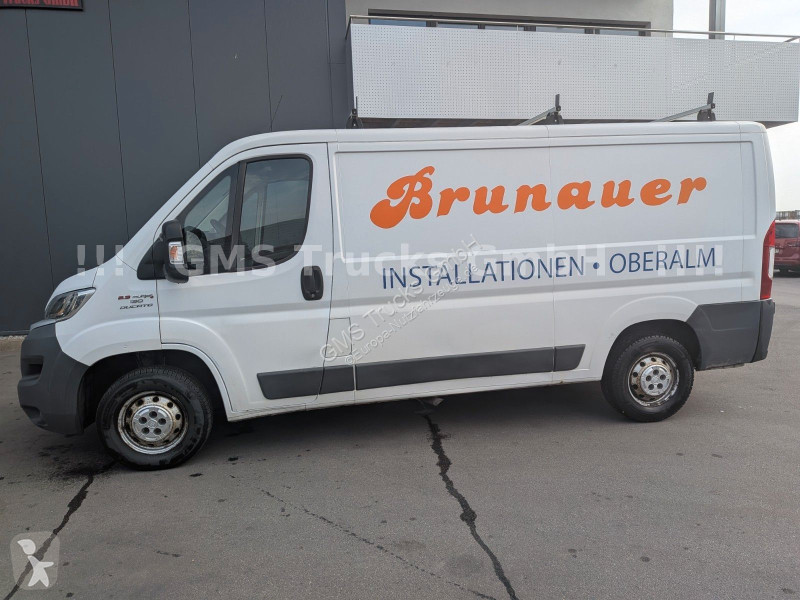 Véhicule utilitaire Fiat Multijet 130 / Nur...