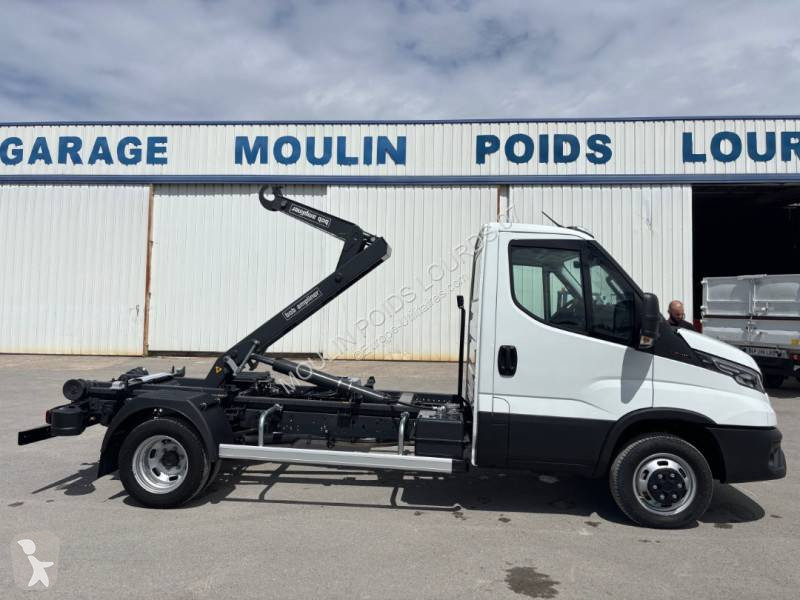 Véhicule utilitaire Iveco 35C16