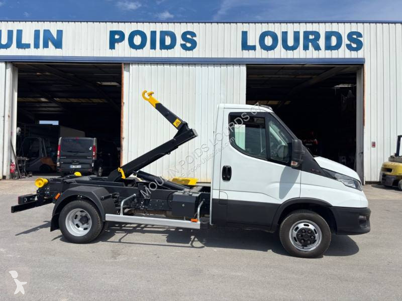 Véhicule utilitaire Iveco 35C16