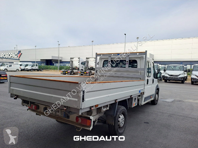 Véhicule utilitaire Peugeot BOXER DOPPIA CABINA...
