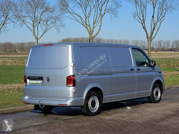 Volkswagen Transporter 2.0 TDI L2H1 Navi Trekhaak Adaptieve Cruise Control Standkachel Achterdeuren PDC Airco 3 Zits Euro6 150 PK!