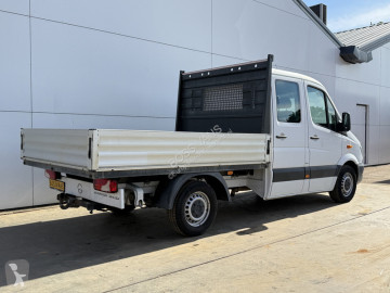 Užitkový vůz s plochou Mercedes
