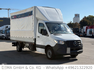 Utilitaire plateau ridelles Mercedes
