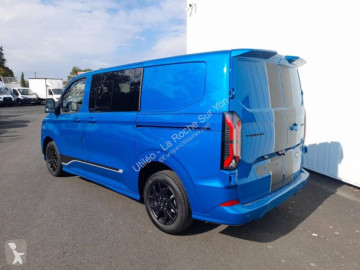Krytý nákladní vůz se skříňovou karosérií střední Ford nový