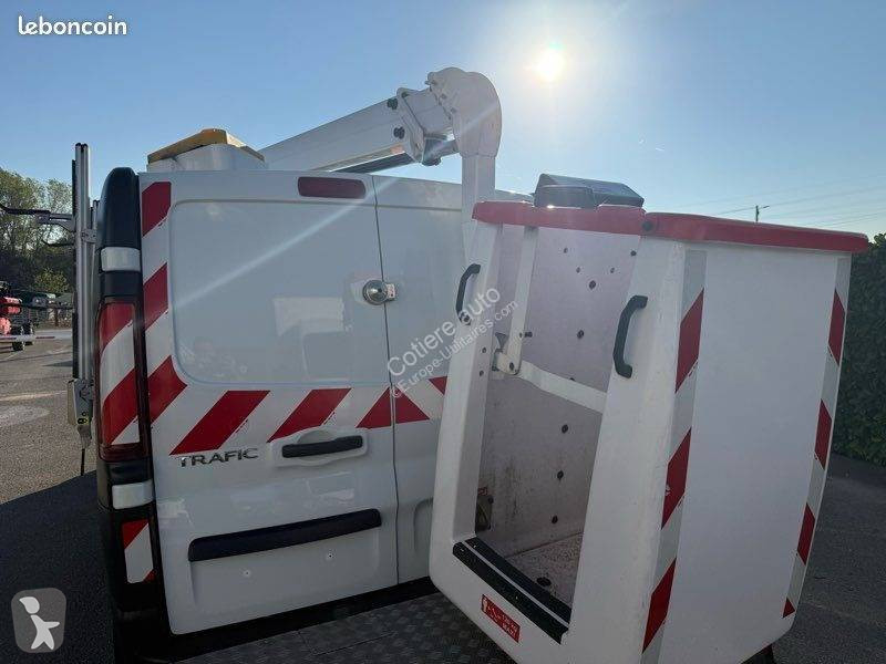 Véhicule utilitaire Renault 2,0L DCI