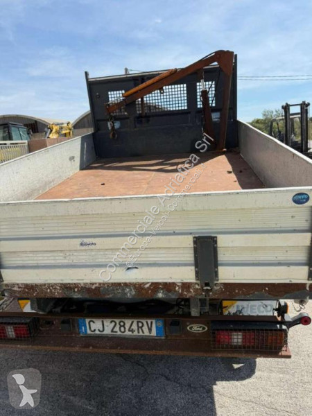 Véhicule utilitaire Ford 125T350