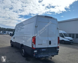 Fourgon moyen Iveco