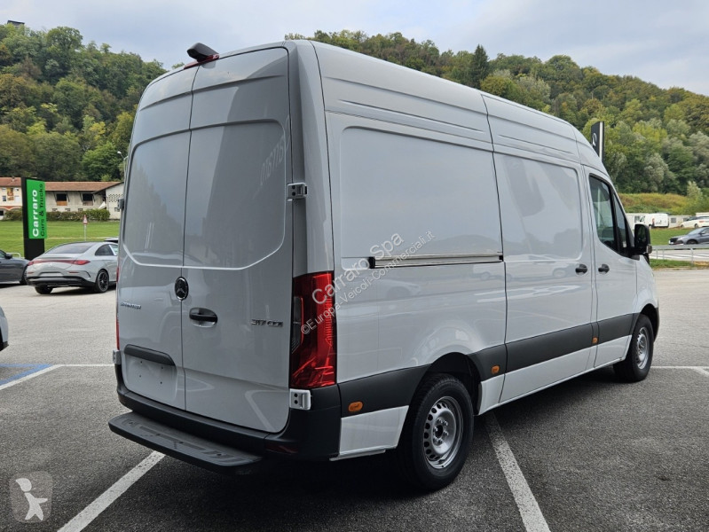 Véhicule utilitaire Mercedes Furgone Traz. Post