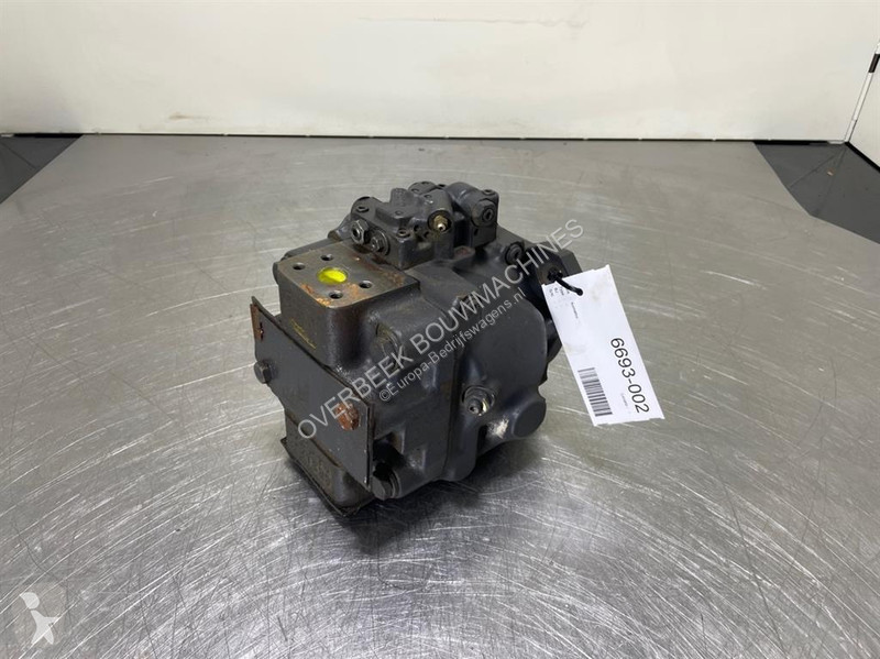 Véhicule utilitaire Komatsu 708-1W-41522-Sauer...